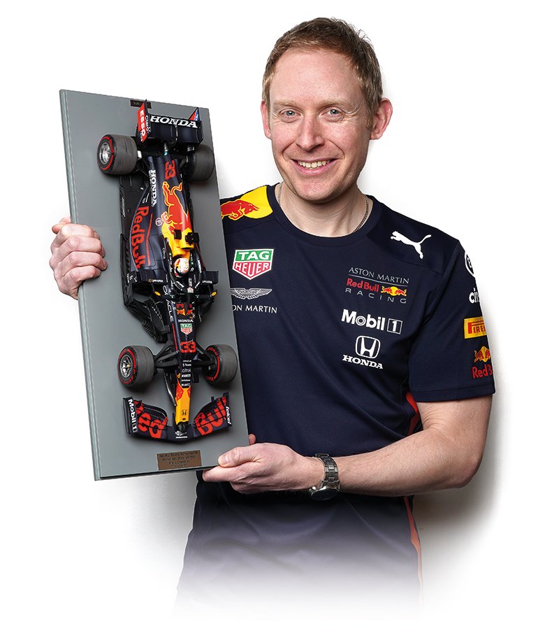 Spark Verstappen 2021 Red Bull RB16B Leigh holding